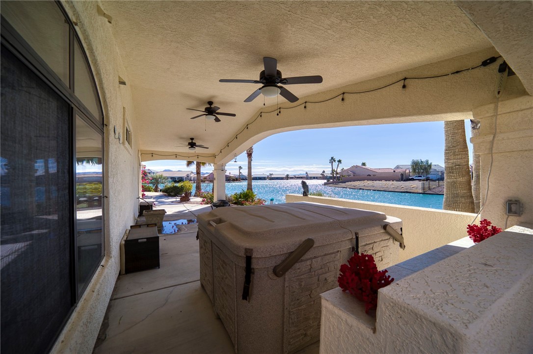 2062 E Lago Grande Cove