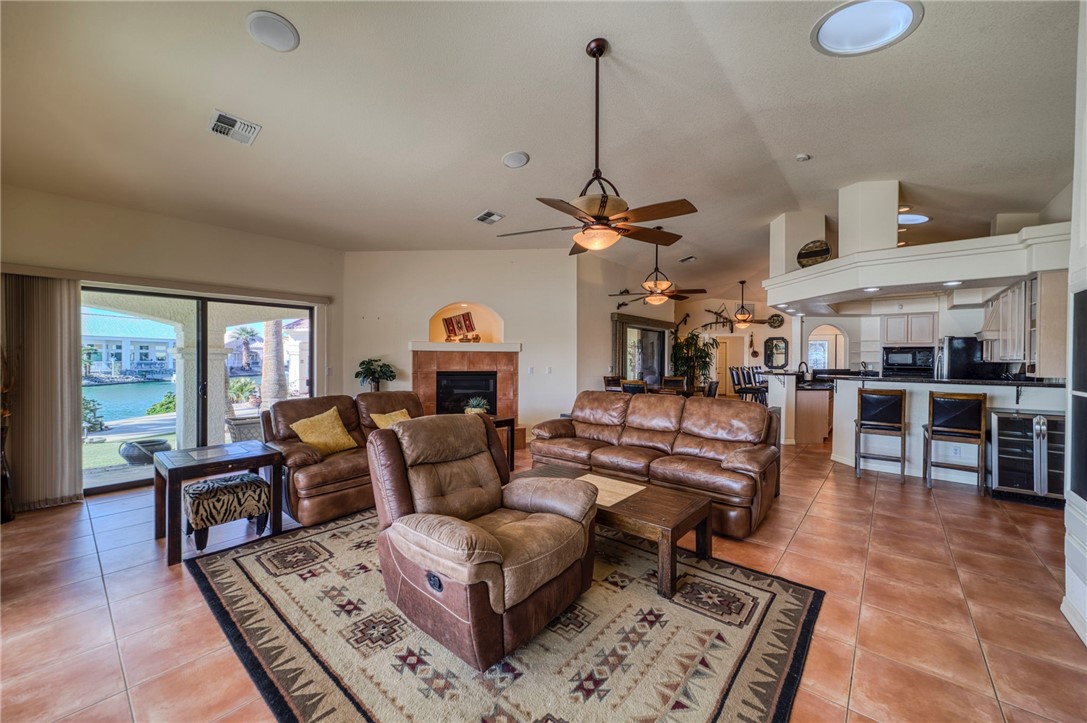 2062 E Lago Grande Cove