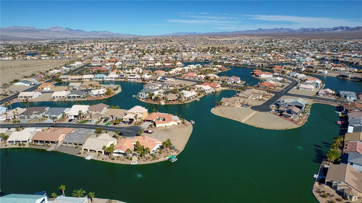 2062 E Lago Grande Cove