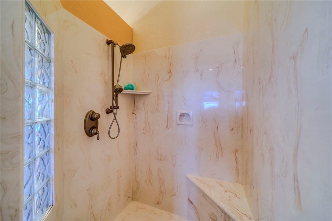 2062 E Lago Grande Cove