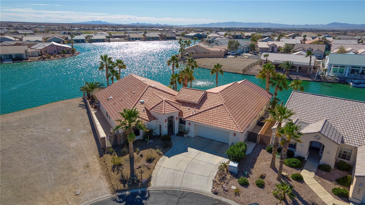 2062 E Lago Grande Cove