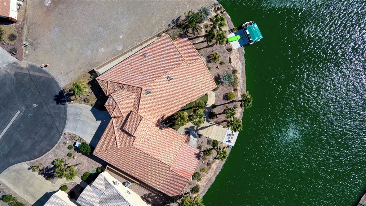 2062 E Lago Grande Cove