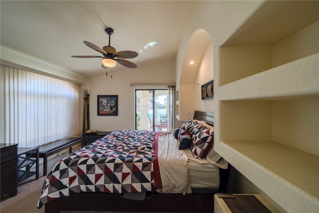 2062 E Lago Grande Cove
