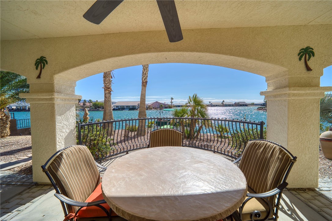 2062 E Lago Grande Cove