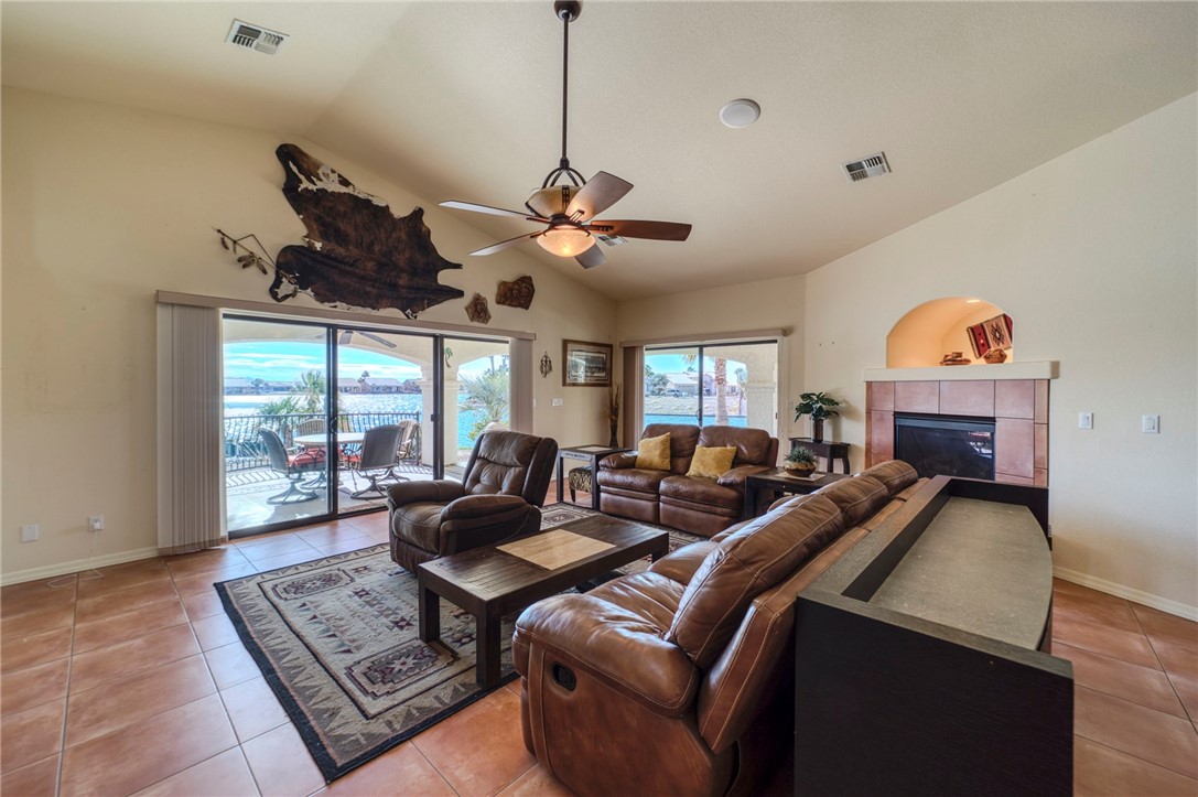 2062 E Lago Grande Cove