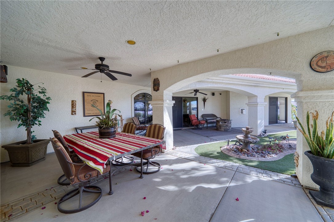 2062 E Lago Grande Cove