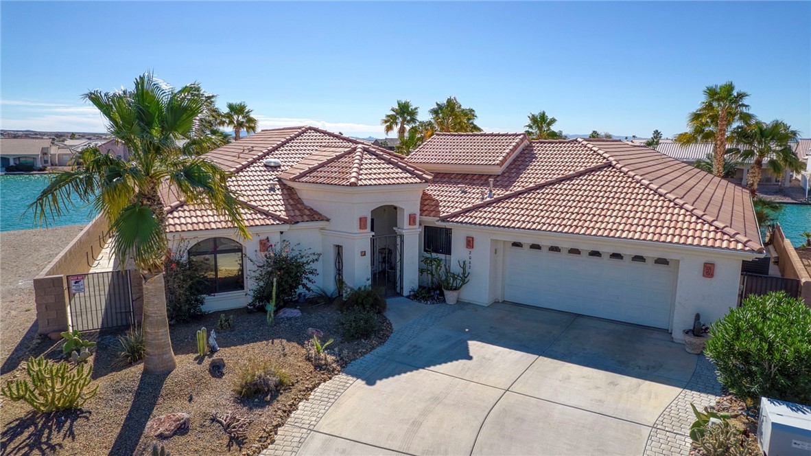 2062 E Lago Grande Cove
