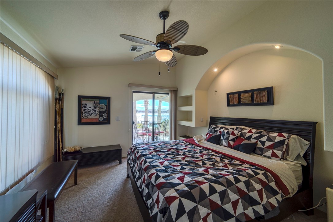 2062 E Lago Grande Cove