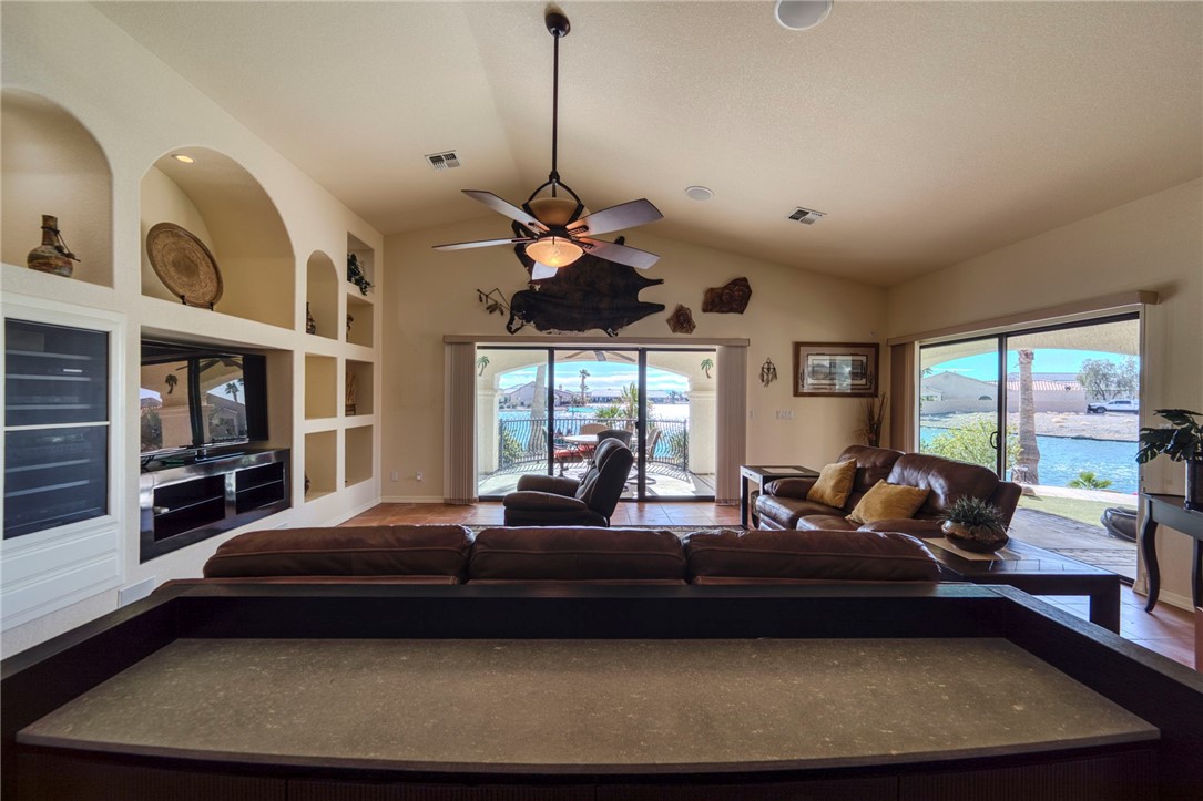 2062 E Lago Grande Cove