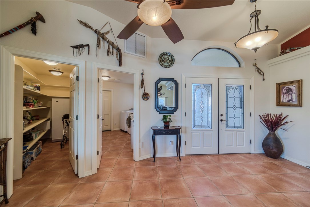 2062 E Lago Grande Cove