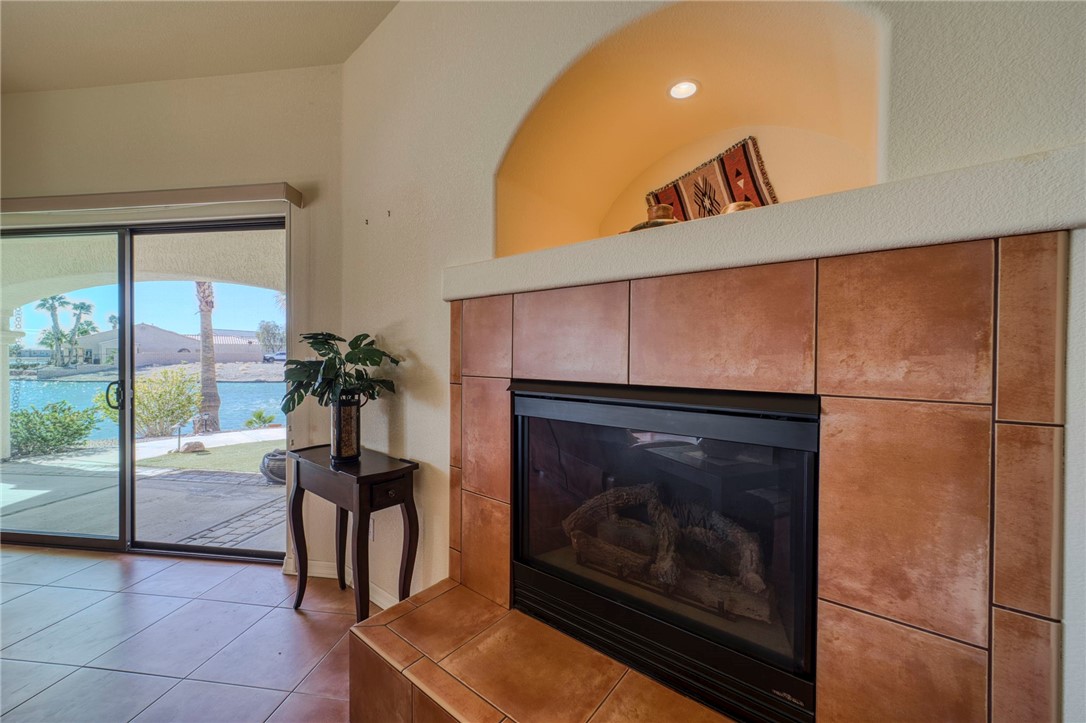 2062 E Lago Grande Cove