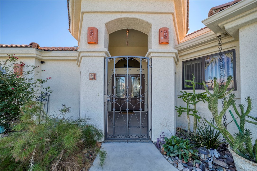 2062 E Lago Grande Cove