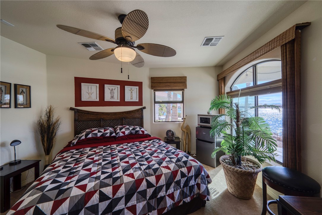 2062 E Lago Grande Cove