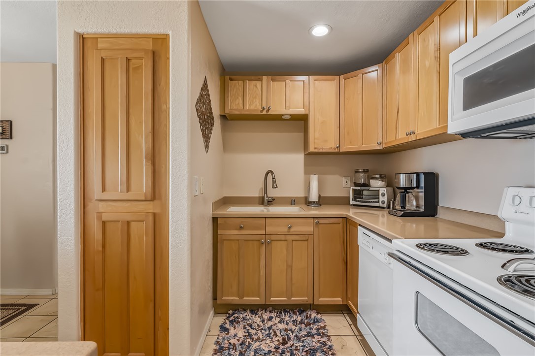 3408 Sun River Road 208