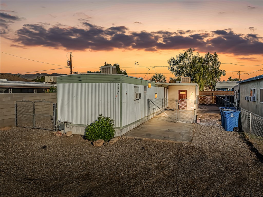 587 Harbor Drive