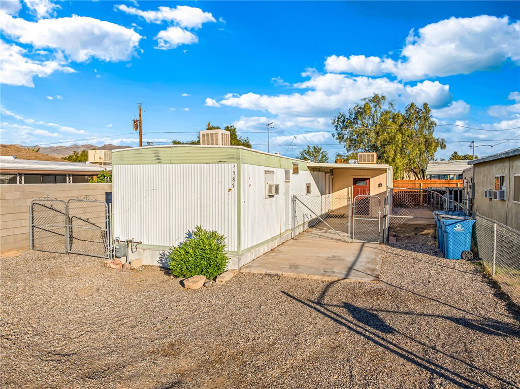 587 Harbor Drive