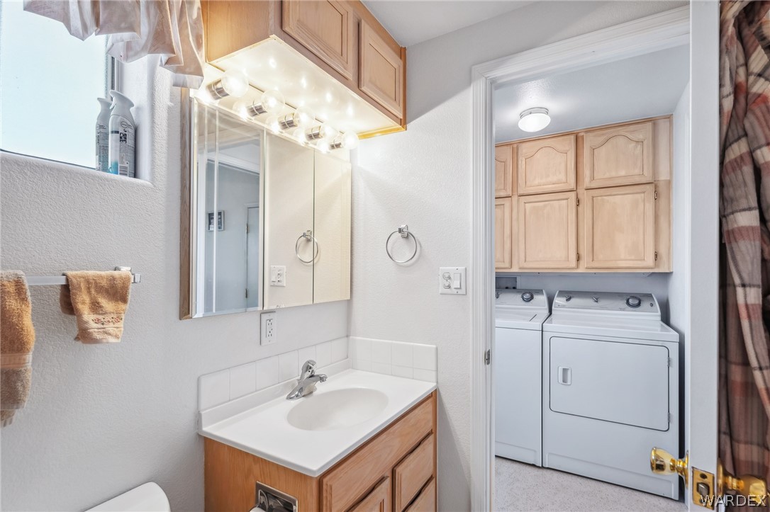 2000 Ramar Road 211