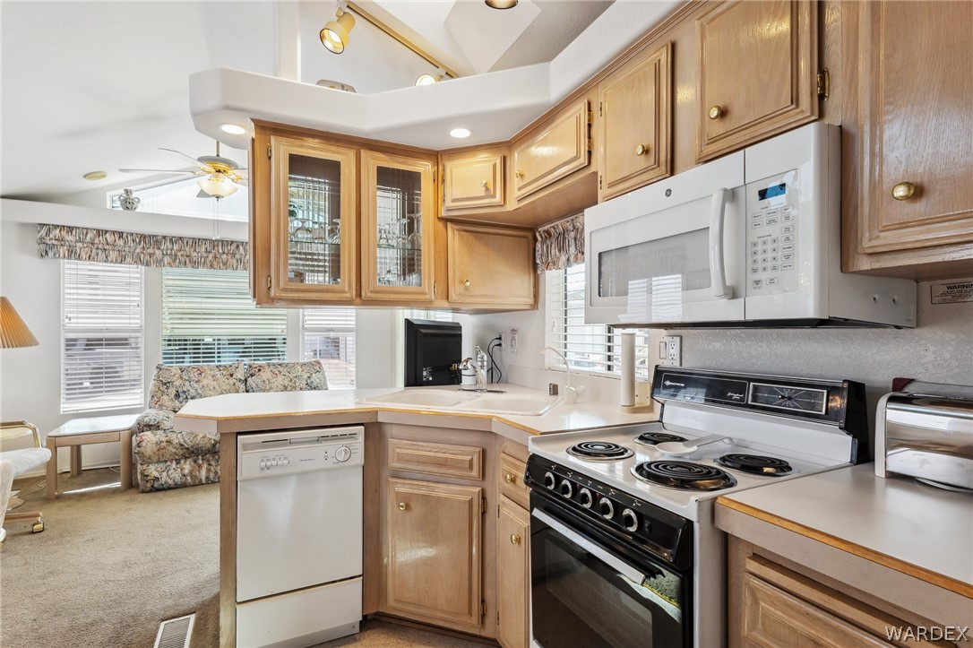 2000 Ramar Road 211