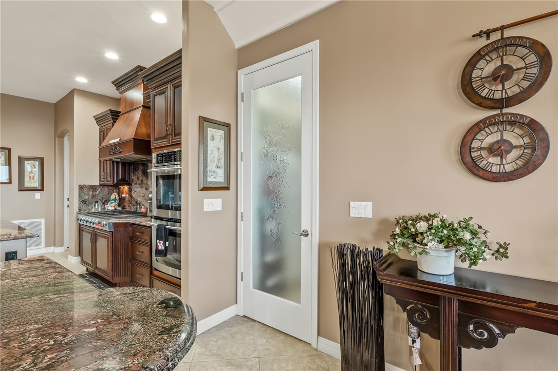 6114 S Los Lagos Circle