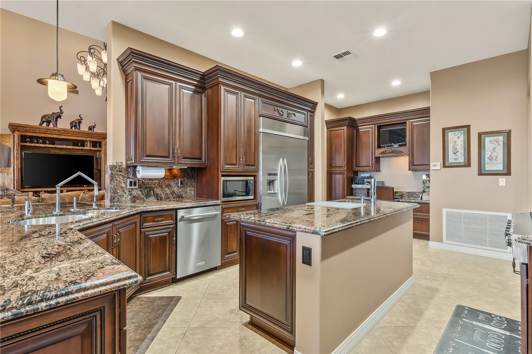 6114 S Los Lagos Circle