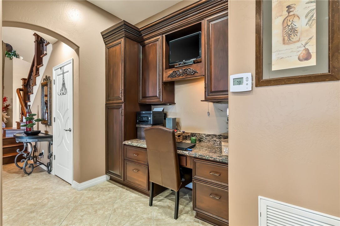 6114 S Los Lagos Circle