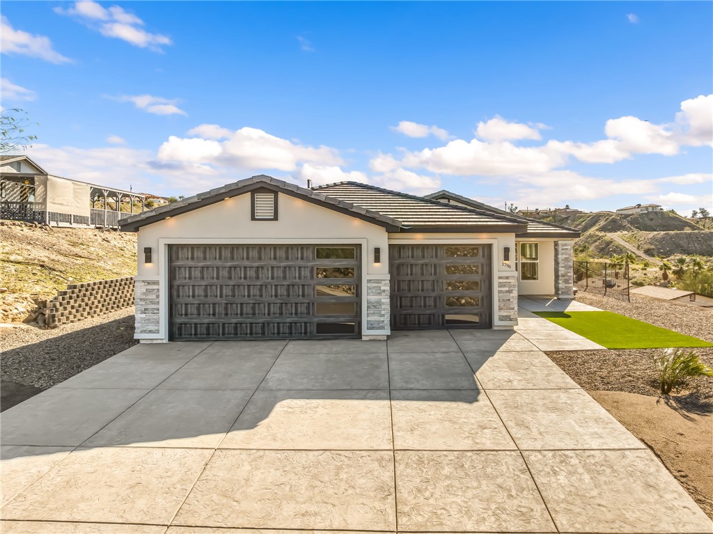 1796 Escalera Dr Drive