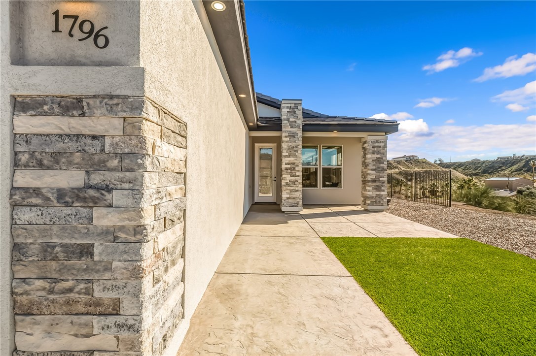 1796 Escalera Dr Drive