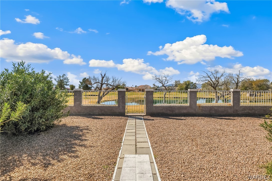 1236 Country Club Cove
