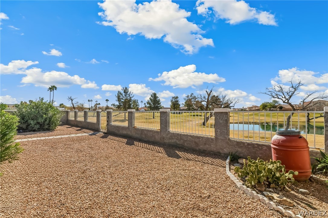 1236 Country Club Cove