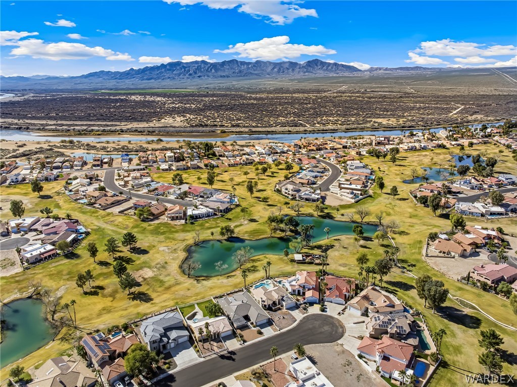 1236 Country Club Cove