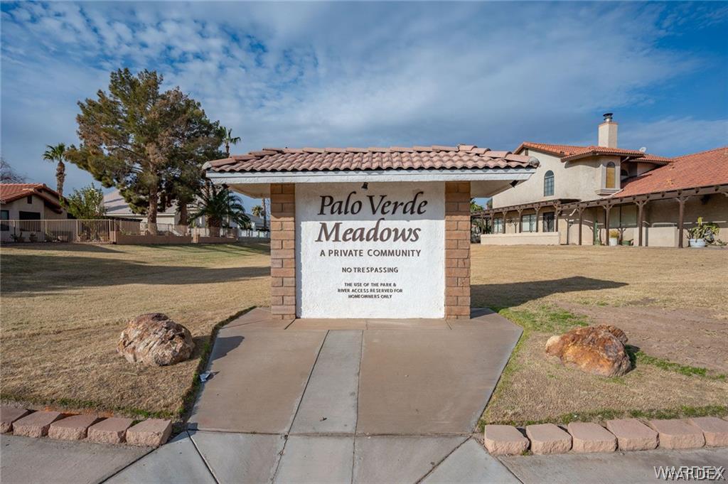 1236 Country Club Cove