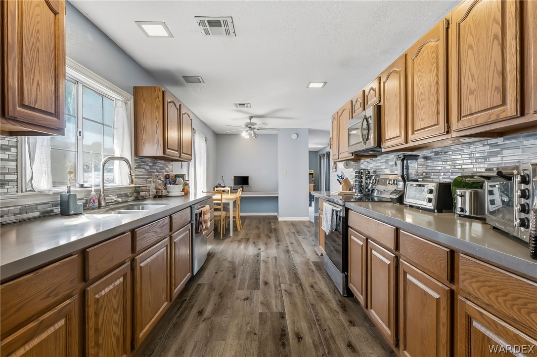 1236 Country Club Cove
