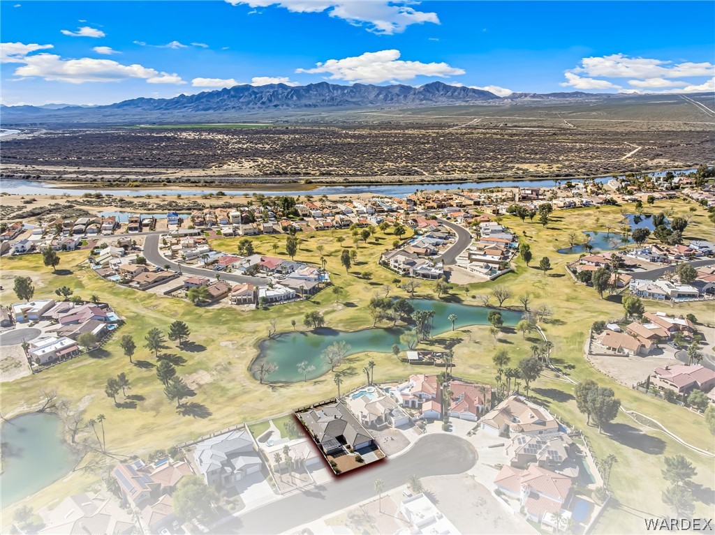 1236 Country Club Cove