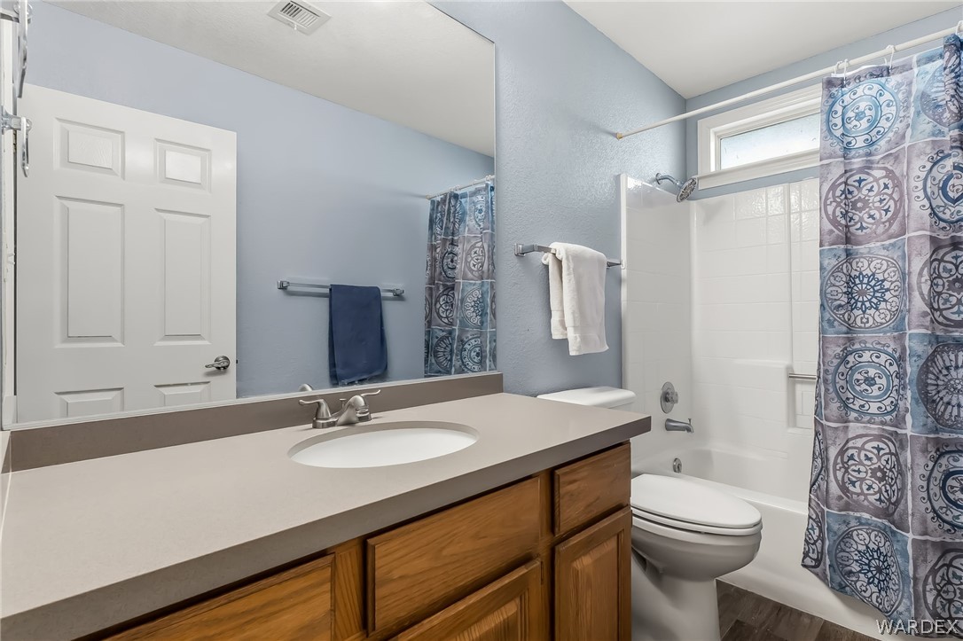 1236 Country Club Cove