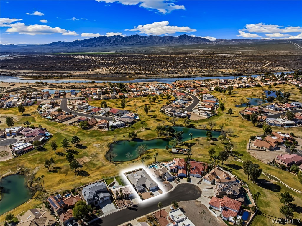 1236 Country Club Cove