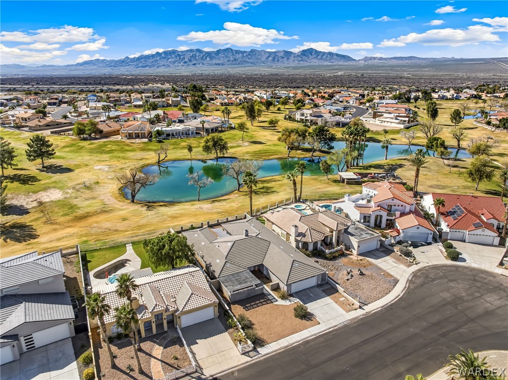 1236 Country Club Cove