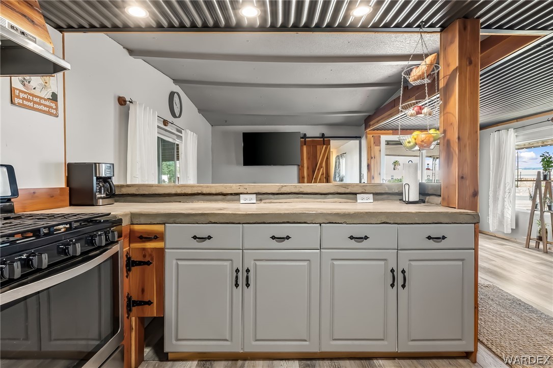 318 Riverwood Lane