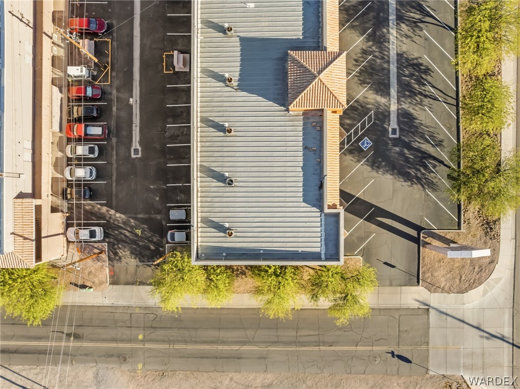 2585 Miracle Mile #128 - 129