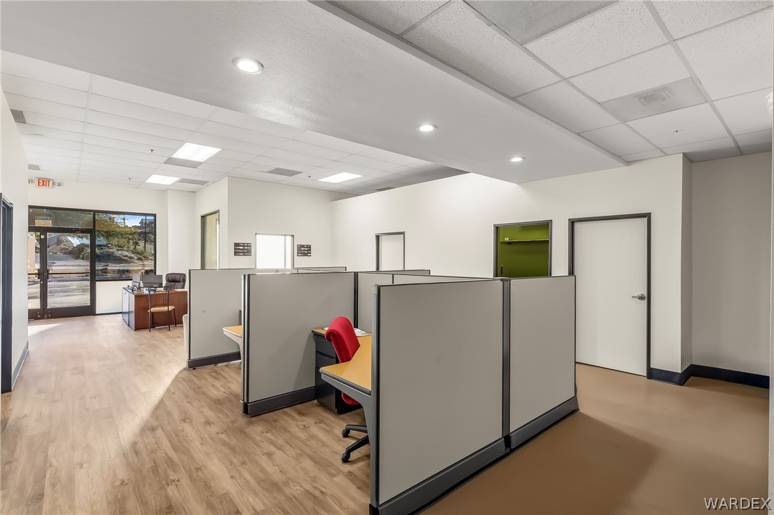 2585 Miracle Mile #128 - 129