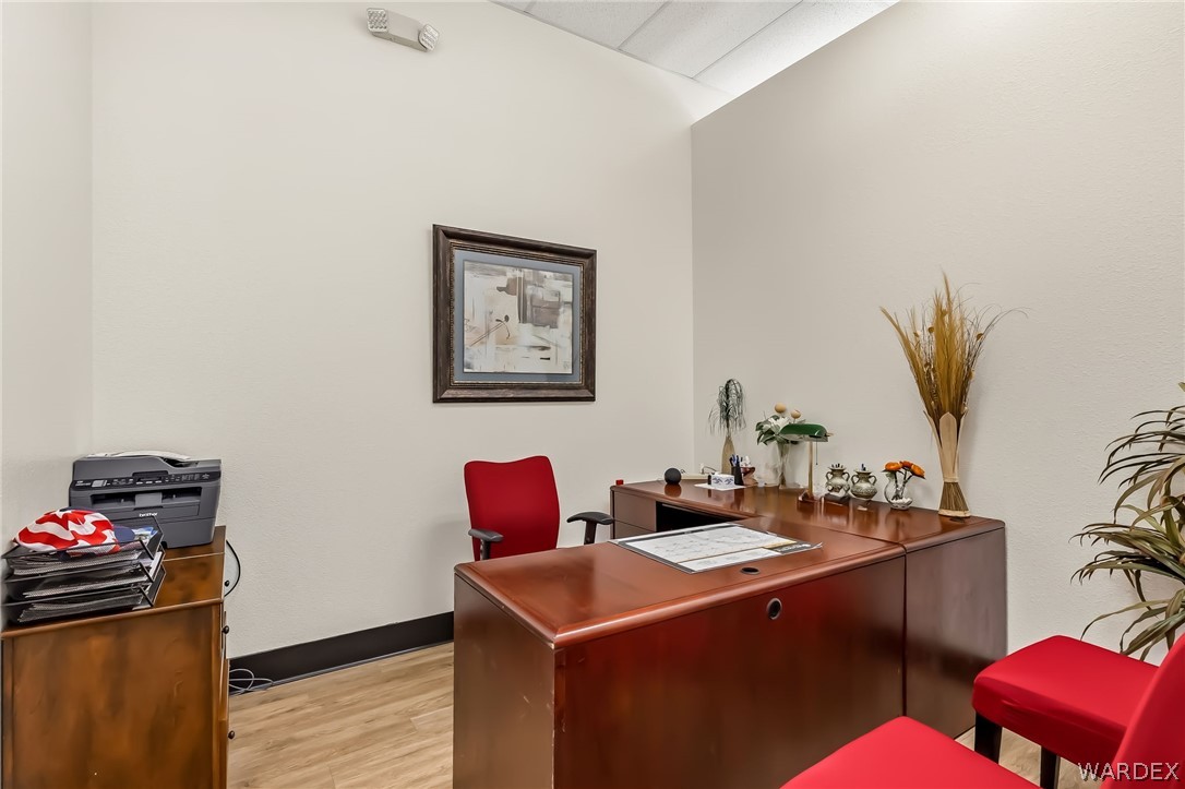 2585 Miracle Mile #128 - 129