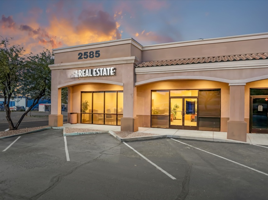 2585 Miracle Mile #128 - 129