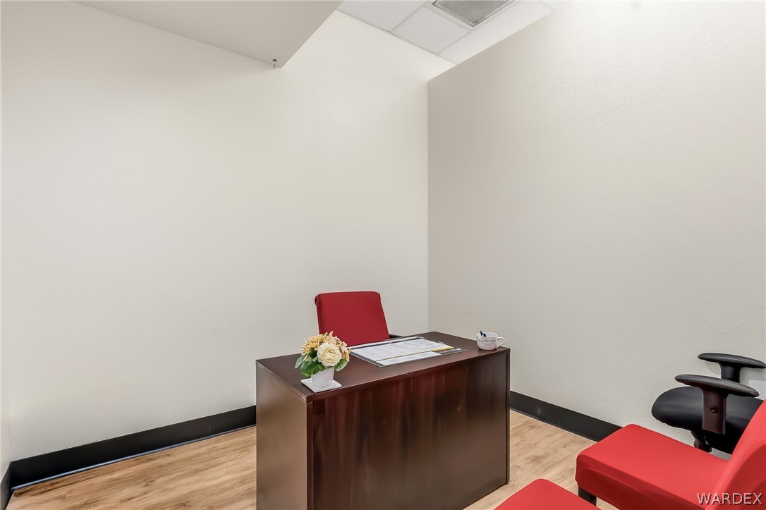 2585 Miracle Mile #128 - 129