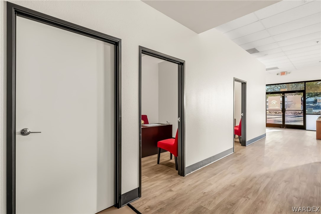2585 Miracle Mile #128 - 129