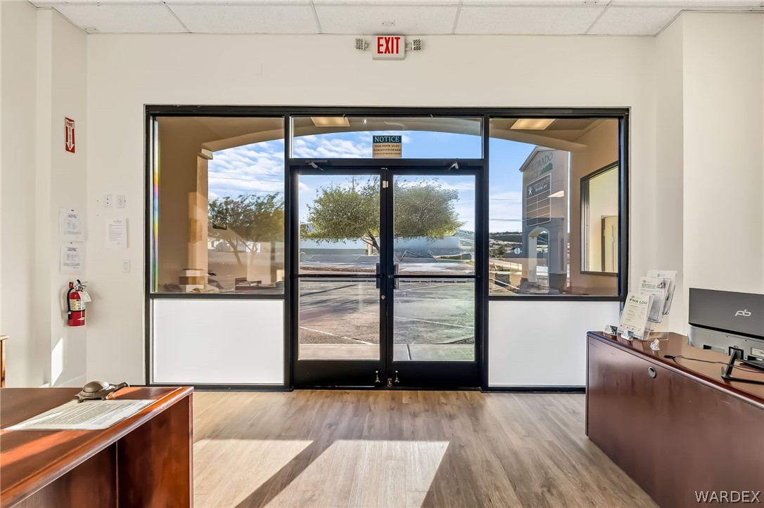 2585 Miracle Mile #128 - 129