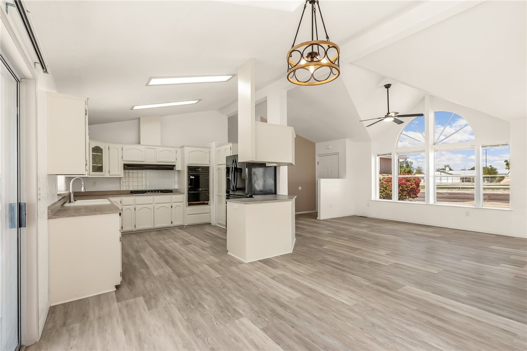 2612 E Sunrise Vista Boulevard