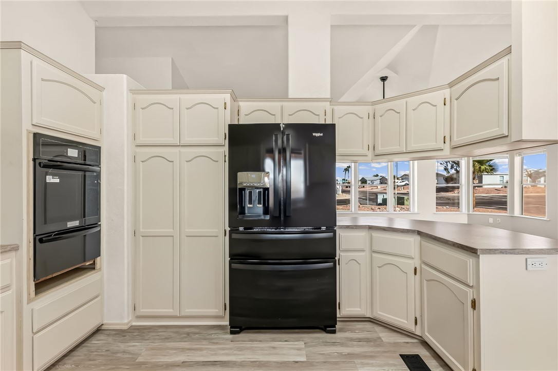 2612 E Sunrise Vista Boulevard