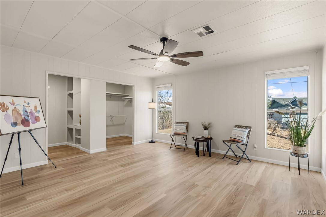 1636 Lakeside Drive