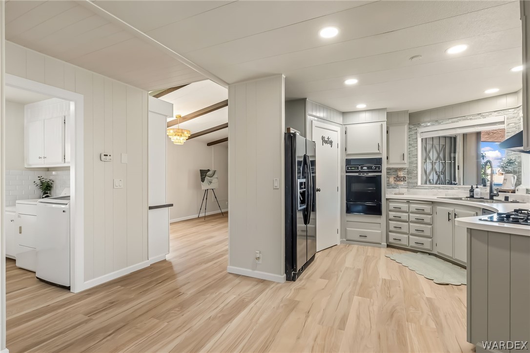 1636 Lakeside Drive