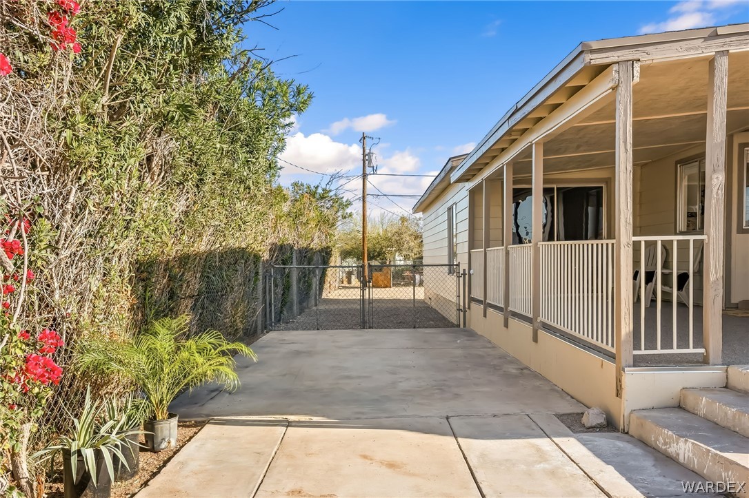 1636 Lakeside Drive