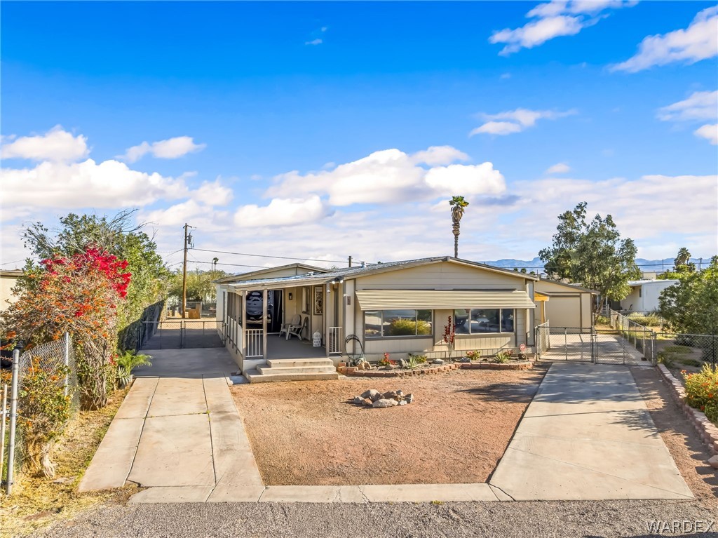 1636 Lakeside Drive